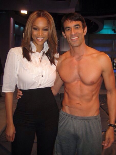 Jorge Cruise with Tyra Banks on The Tyra Banks Show set